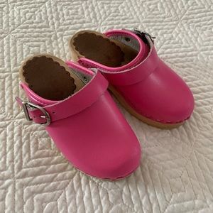 Pink Hanna Andersson Clogs Size 26